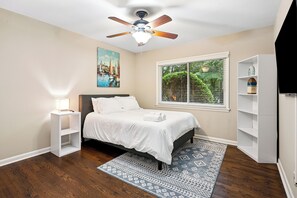 4 chambres, fer et planche à repasser, Wi-Fi gratuit, draps fournis