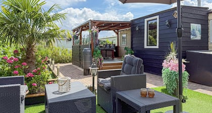 Amazing home in Elburg with WiFi