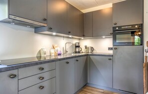 Fridge, microwave, dishwasher, coffee/tea maker
