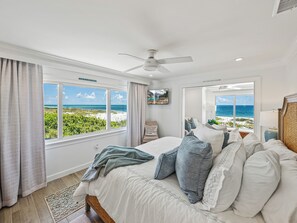 2 bedrooms, iron/ironing board, internet, bed sheets - Boca Grande Beach Club 5F - Gulf Front - Top Floor - Close to Village of Boca Grande - Sleeps 4 (Boca Grande)