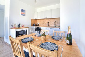 Fridge, microwave, oven, dishwasher