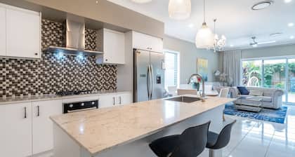 The Airport Stop Modern, 15min to Brisbane City