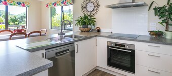 Fishermans Delight - Modern Comfort & Style – Walk to Town, Cafés & the Pub