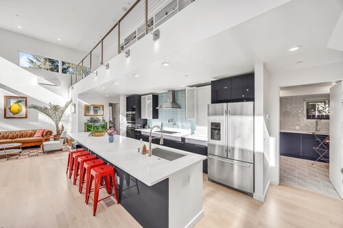 Boulder Indoor-Outdoor Oasis