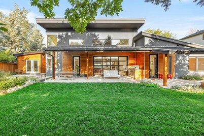 Boulder Indoor-Outdoor Oasis