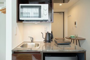 Fridge, microwave, stovetop, electric kettle