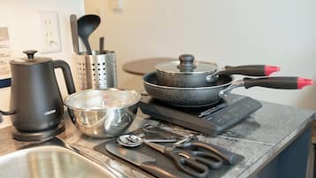 Fridge, microwave, stovetop, electric kettle