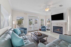 TV, fireplace