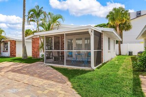 Exterior - Beach Getaway! - Aloha Kai #42 - Roelens (Sarasota)