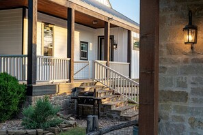 Exterior - Scimitar Landing | Hot Tub | Fire Pit (Fredericksburg)