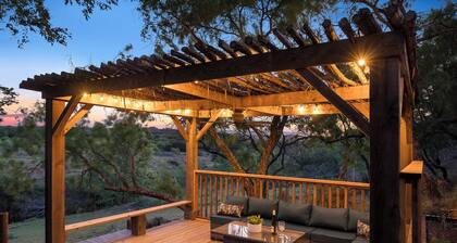 Scimitar Landing | Hot Tub | Fire Pit