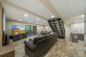 Smart TV, fireplace, ping pong