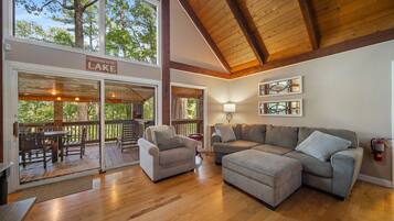 Smart TV, fireplace, ping pong