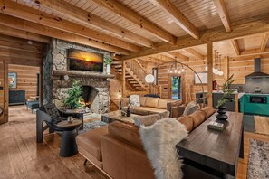 TV connectée, cheminée, baby-foot, table de tennis de table