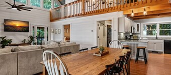 Once Upon an Oak Ledge - Pet Friendly | Hot Tub | Mtn View | Game Room