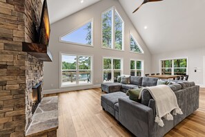 Smart TV, fireplace, ping pong, offices