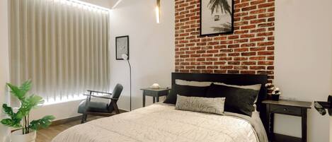 2 chambres, fer et planche à repasser, Wi-Fi, draps fournis