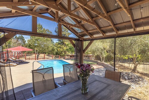 New Listing! Water & Vine In Sebastopol