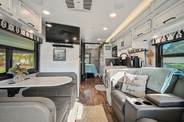 TV connectée, chaîne hi-fi