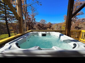 Tina de hidromasaje al aire libre