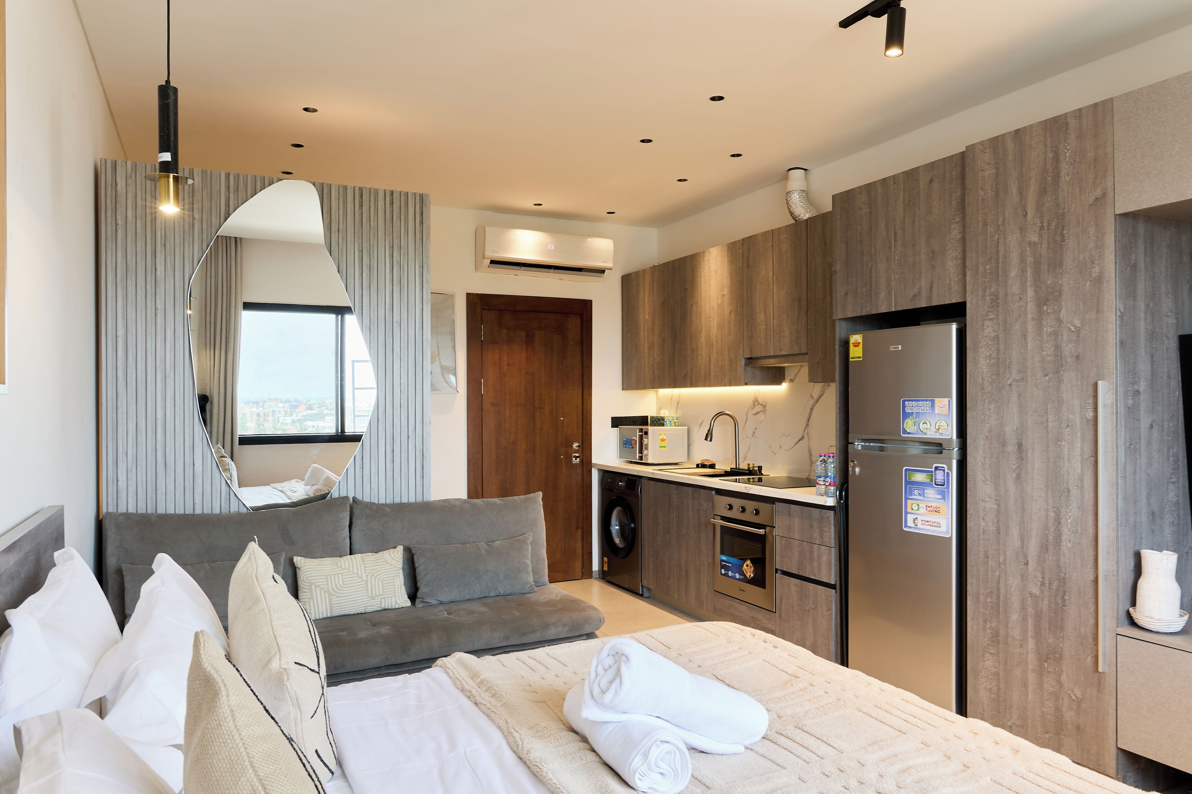 Elite Studio, 1 Queen Bed, City View | Individually decorated, individually furnished, desk, laptop workspace