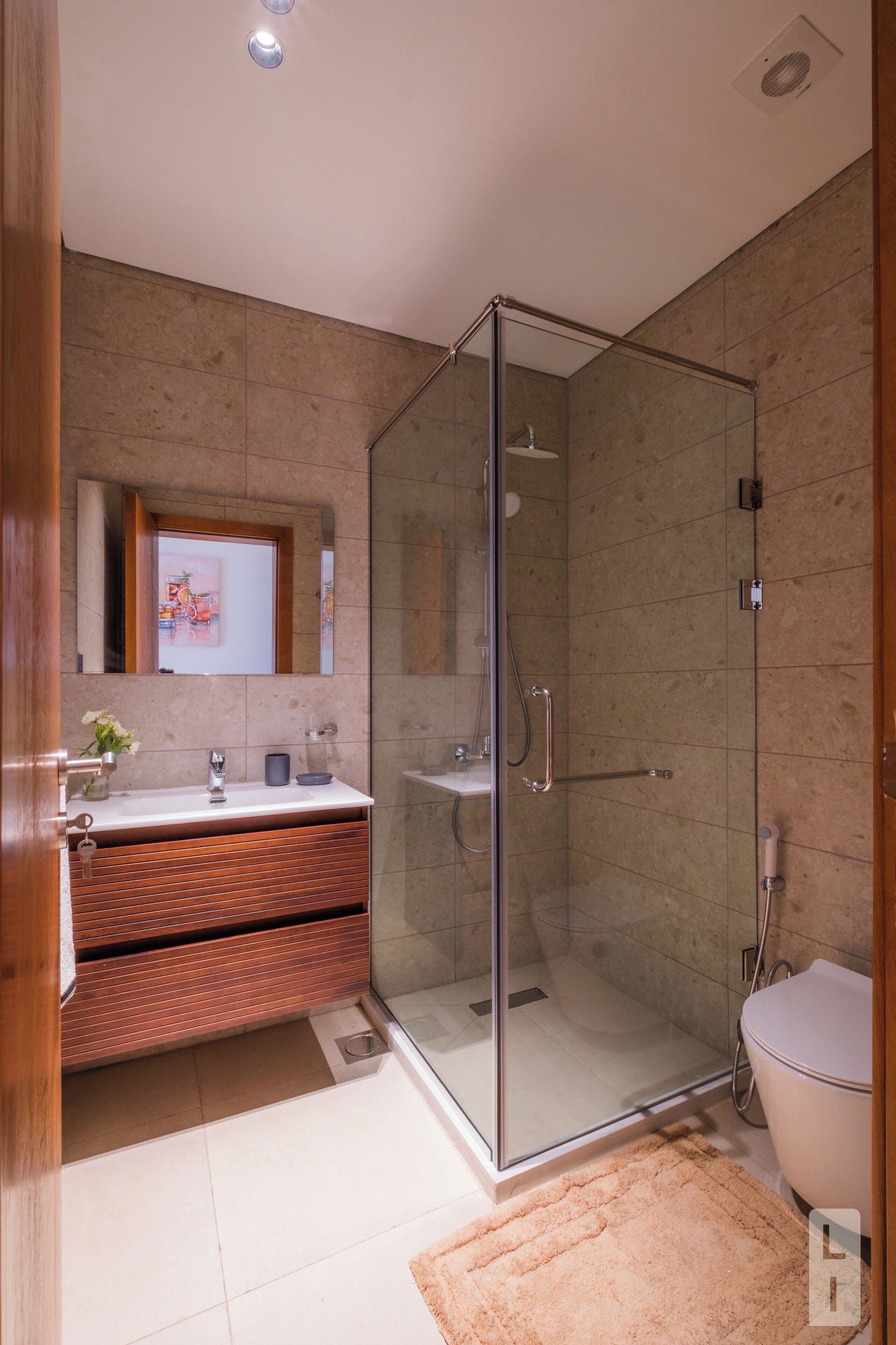 Deluxe Studio, 1 Queen Bed, City View | Bathroom