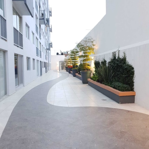 Amplio depa con alberca, gym, terraza y seguridad.