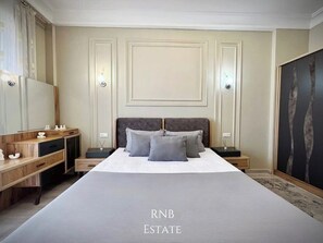 Apartament Comfort | Cortines opaques, planxa i posts de planxar i wifi gratuïta 