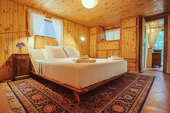 1 bedroom, free WiFi, bed sheets