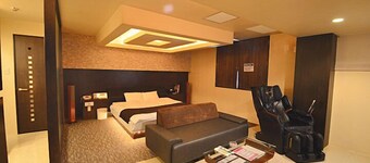 HOTEL LET'S