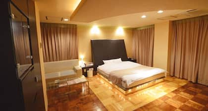 HOTEL LET'S