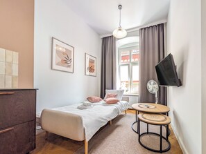 1 室のベッドルーム、アイロン / アイロン台、WiFi、ベッドシーツ