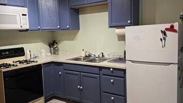 Frigorífic, microones, forn i placa de cuina