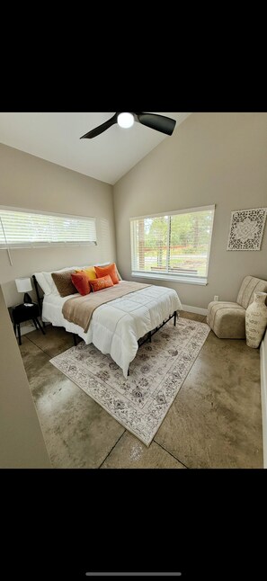 2 chambres, fer et planche à repasser, Wi-Fi gratuit, draps fournis