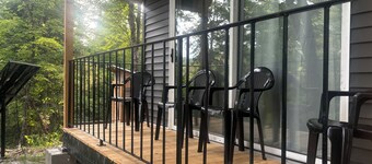 Off-Grid Glamping Escape House - reconnect with nature w/o giving up comfort.