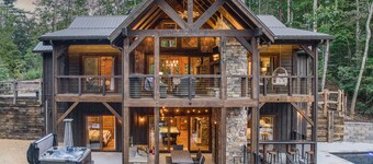 Pool, Barrel Sauna, Hot Tub, 4 King Suites, Tree-top Playground!