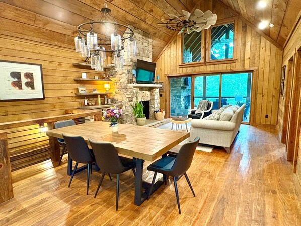 Smart TV y chimenea