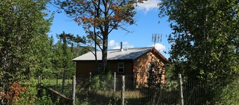 Charming 1-bedroom Tiny house in Eden Mills. Spectacular views, private setting.