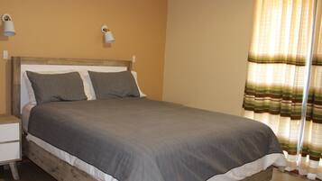 4 chambres, fer et planche à repasser, Wi-Fi gratuit, draps fournis