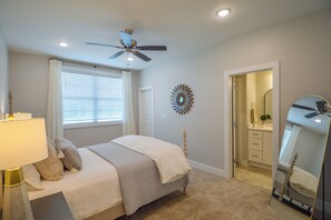 3 chambres, fer et planche à repasser, lit parapluie, Wi-Fi gratuit