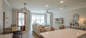 5-Star 3BR/3.5BA Townhome Near MSU - Game Day Ready