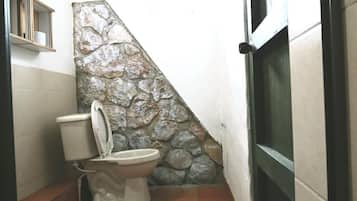 Buồng tắm vòi sen, đồ dùng nhà tắm miễn phí, khăn tắm