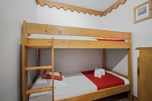 2 bedrooms