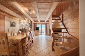 Dining - Apartment Ecrin 426 - Tignes Val Claret - 10 people - Balcony with mountain view (Tignes)