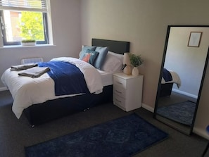4 chambres, fer et planche à repasser, draps fournis