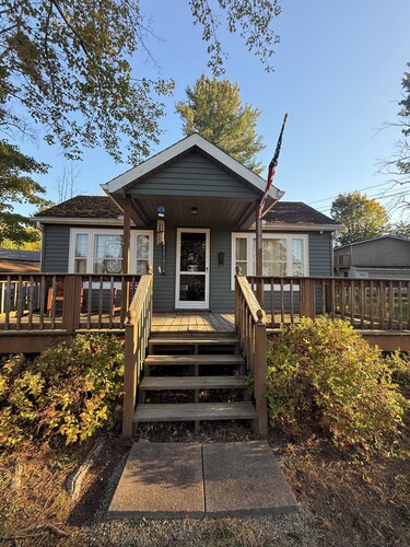 Charming 2-bedroom cottage at Canadohta Lake with AC