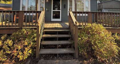 Charming 2-bedroom cottage at Canadohta Lake with AC