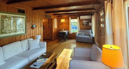 Charming 2-bedroom cottage at Canadohta Lake with AC