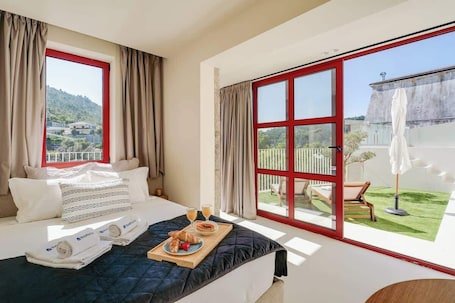 1 bedroom, iron/ironing board, free WiFi, bed sheets. Douro Arda House | Pool & Jacuzzi by HostWise