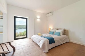 8 bedrooms, iron/ironing board, free WiFi, bed sheets